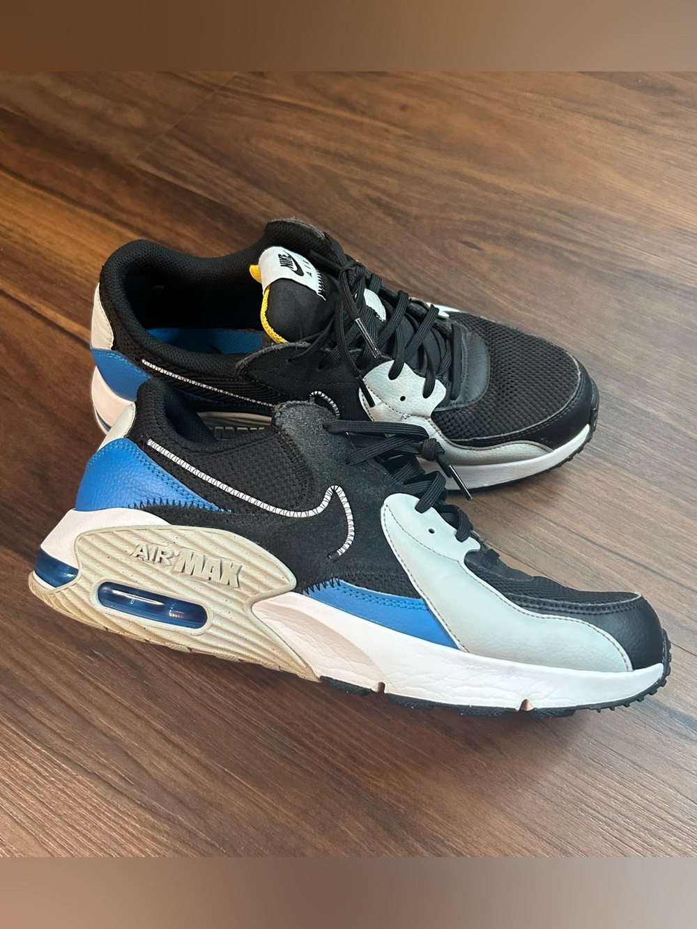 Nike Men’s Air Max excee Black/Blue/White Athletic Sneakers. Size ~ 10